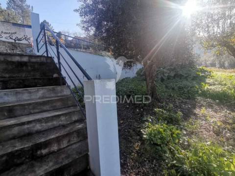 Moradia renovada em vale serrão, dornes
