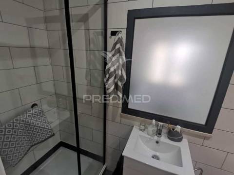 Moradia renovada em vale serrão, dornes
