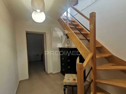 Moradia renovada em vale serrão, dornes