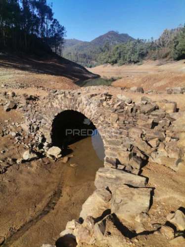 Moradia renovada em vale serrão, dornes