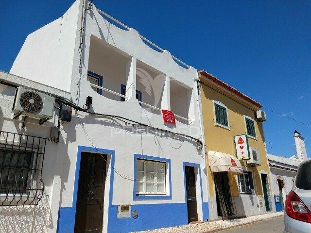 Duas casas em casa branca, sousel