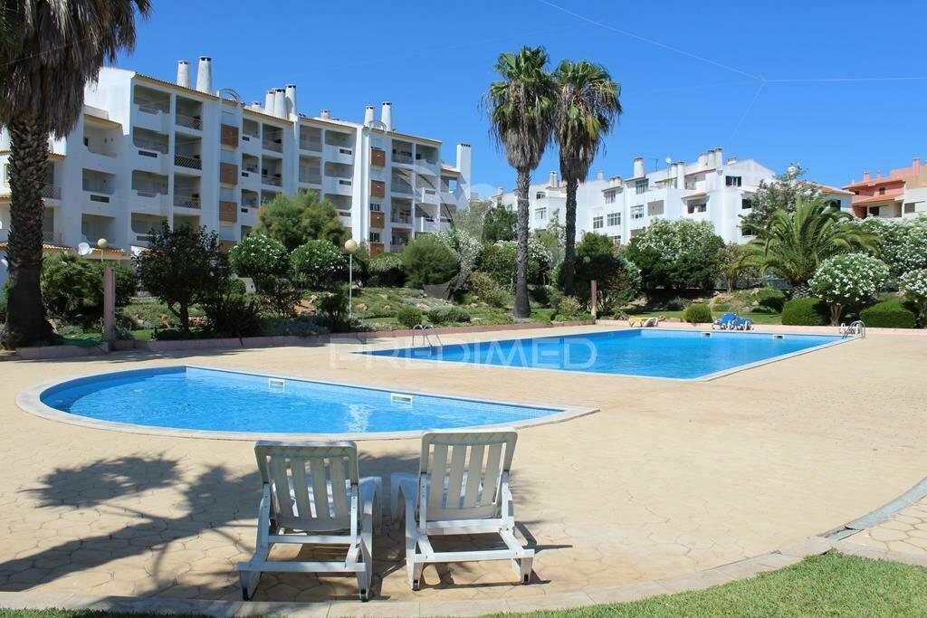 Apartamento t3 com terraço , garagem e piscina