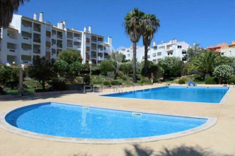 Apartamento t3 com terraço , garagem e piscina