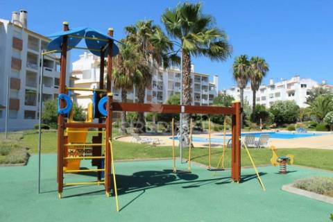 Apartamento t3 com terraço , garagem e piscina