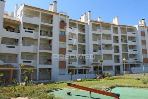 Apartamento t3 com terraço , garagem e piscina