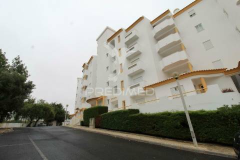 Apartamento t3 com terraço , garagem e piscina