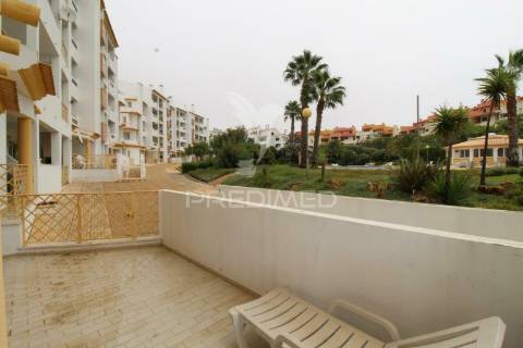 Apartamento t3 com terraço , garagem e piscina