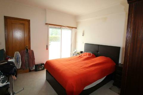Apartamento t3 com terraço , garagem e piscina