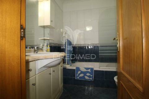 Apartamento t3 com terraço , garagem e piscina
