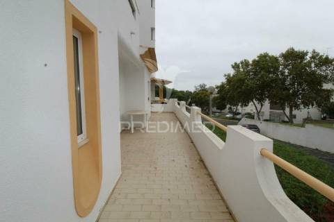 Apartamento t3 com terraço , garagem e piscina