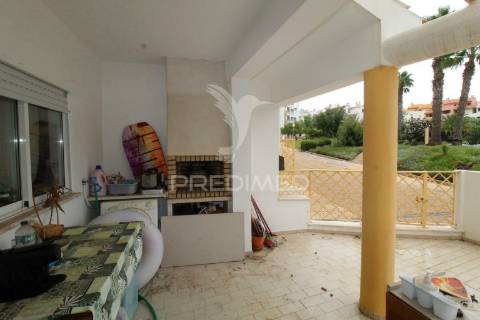 Apartamento t3 com terraço , garagem e piscina