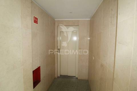 Apartamento t3 com terraço , garagem e piscina
