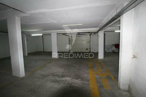 Apartamento t3 com terraço , garagem e piscina