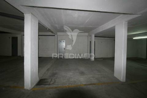 Apartamento t3 com terraço , garagem e piscina