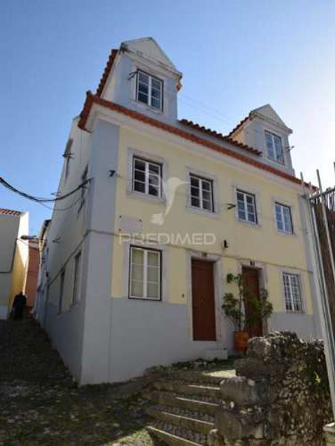 Apartamento t1 remodelado em alcântara