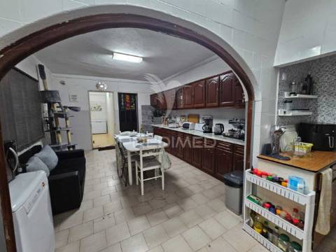 Valor negociável- fabulosa vivenda zona nobre entroncamento