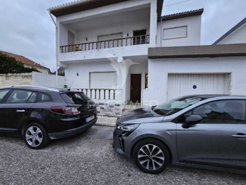 Valor negociável- fabulosa vivenda zona nobre entroncamento