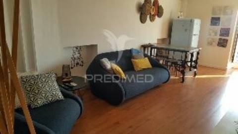 Apartamento t1 em alfama”.