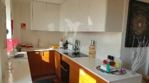 Apartamento t1 em alfama”.
