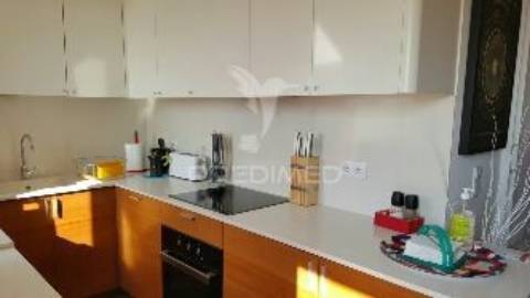 Apartamento t1 em alfama”.