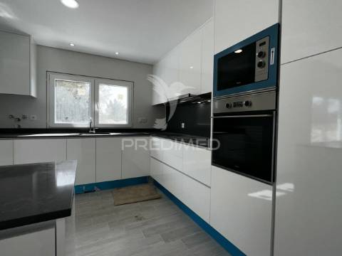Moradia geminada t4 - alto das vinhas - sesimbra