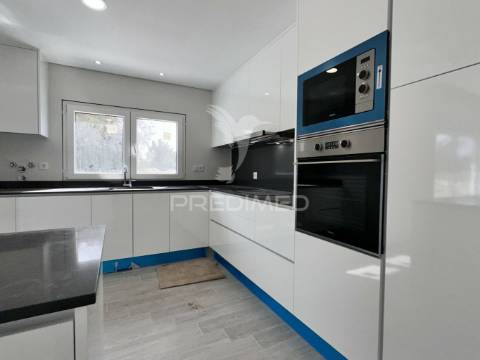 Moradia geminada t4 - alto das vinhas - sesimbra