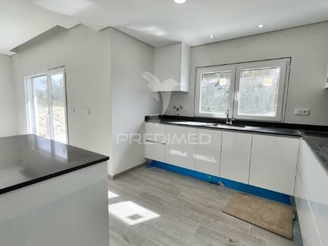 Moradia geminada t4 - alto das vinhas - sesimbra
