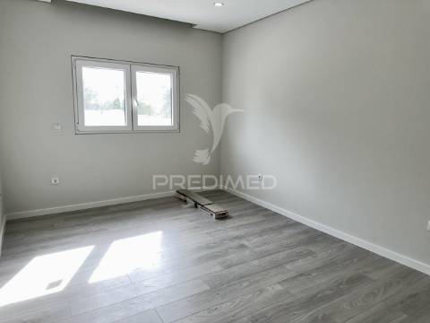 Moradia geminada t4 - alto das vinhas - sesimbra