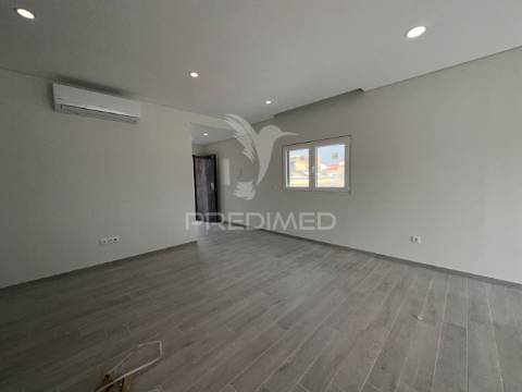 Moradia geminada t4 - alto das vinhas - sesimbra