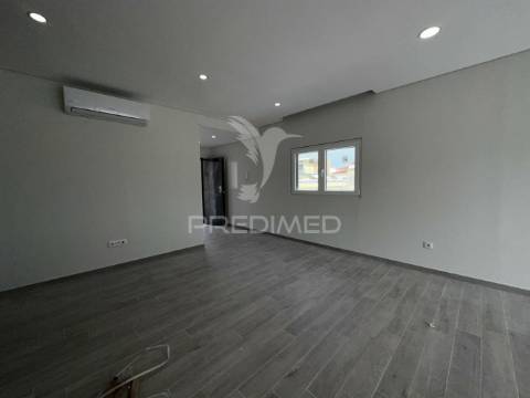 Moradia geminada t4 - alto das vinhas - sesimbra