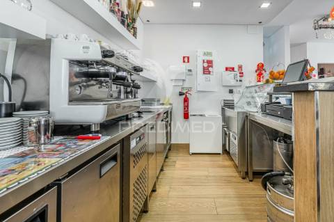 Restaurante + moradia t3 em fafe