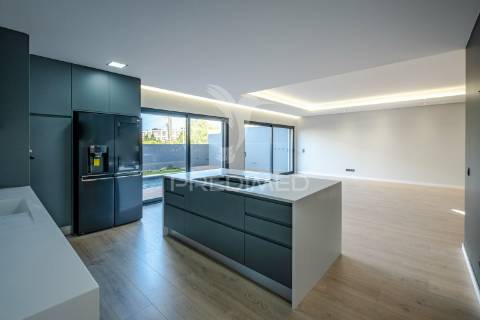 Moradia isolada contemporânea de luxo, t5 piscina