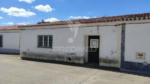 Moradia t2 para recuperar em selmes – vidigueira