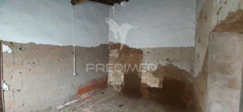 Moradia t2 para recuperar em selmes – vidigueira