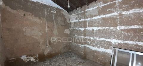 Moradia t2 para recuperar em selmes – vidigueira