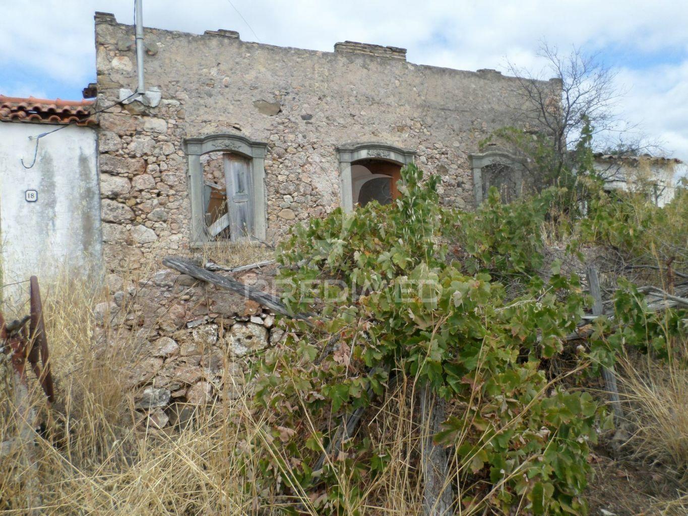 Loulé , tôr - lote com 3628m2 / ruína com 285,35m2  / plot with 3628m2 / ruin with 285.35m2