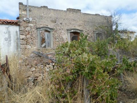 Loulé , tôr - lote com 3628m2 / ruína com 285,35m2  / plot with 3628m2 / ruin with 285.35m2