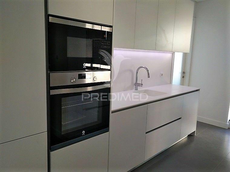 Apartamento t4, na rua n.s. fátima, à boavista - porto