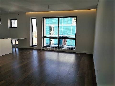 Apartamento t4, na rua n.s. fátima, à boavista - porto