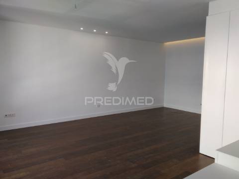 Apartamento t4, na rua n.s. fátima, à boavista - porto