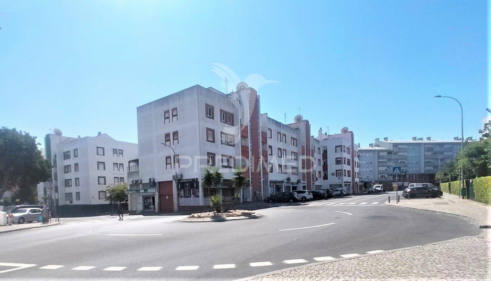 Apartamento t3 | com parqueamento  | alfragide