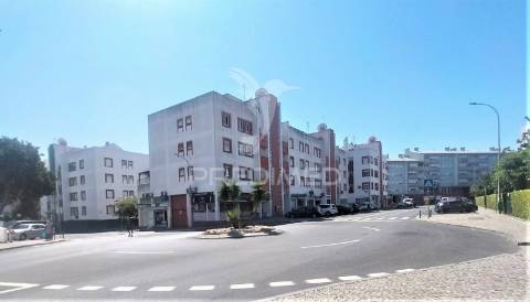 Apartamento t3 | com parqueamento  | alfragide