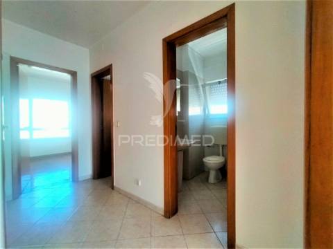 Apartamento t3 | com parqueamento  | alfragide
