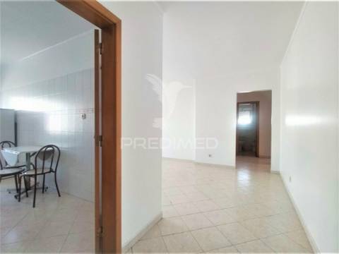 Apartamento t3 | com parqueamento  | alfragide