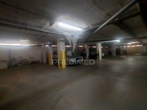 Apartamento t3 | com parqueamento  | alfragide