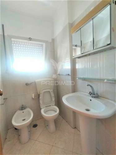 Apartamento t3 | com parqueamento  | alfragide
