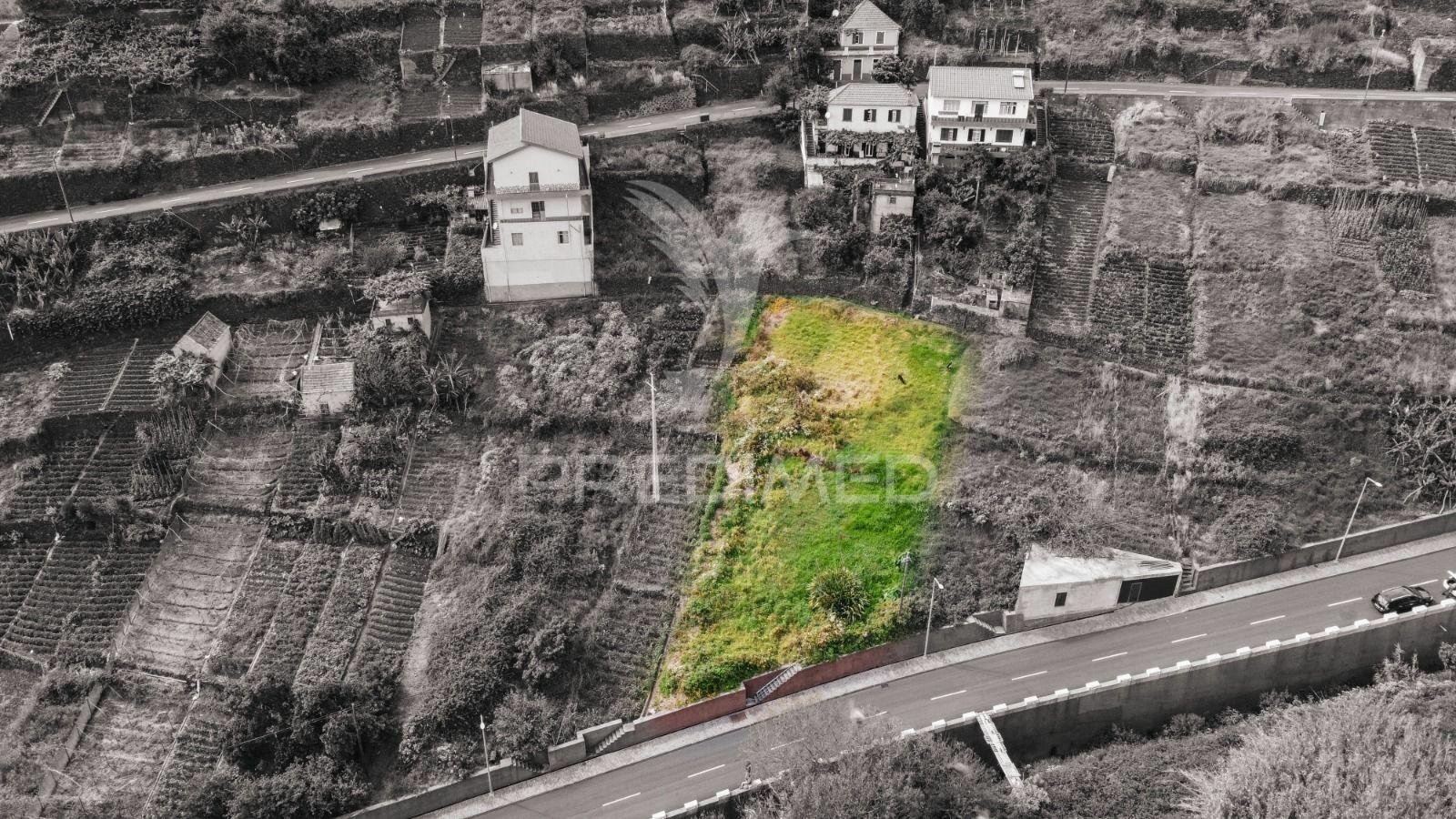 Terreno urbanizável situado calheta com 1.008,00 m².