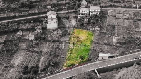 Terreno urbanizável situado calheta com 1.008,00 m².