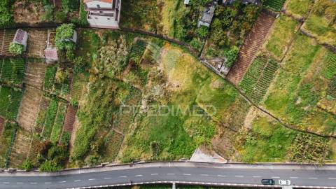 Terreno urbanizável situado calheta com 1.008,00 m².
