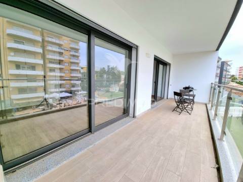 Apartamento t1 novo, piscina, garagem, a 200 metros da praia da rocha